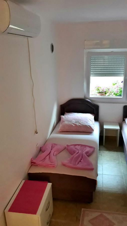Apartman Tatjana Sutomore Eksteriør billede