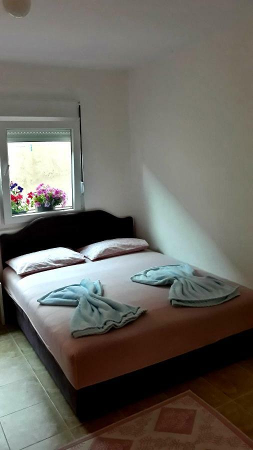 Apartman Tatjana Sutomore Eksteriør billede