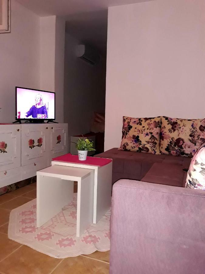 Apartman Tatjana Sutomore Eksteriør billede