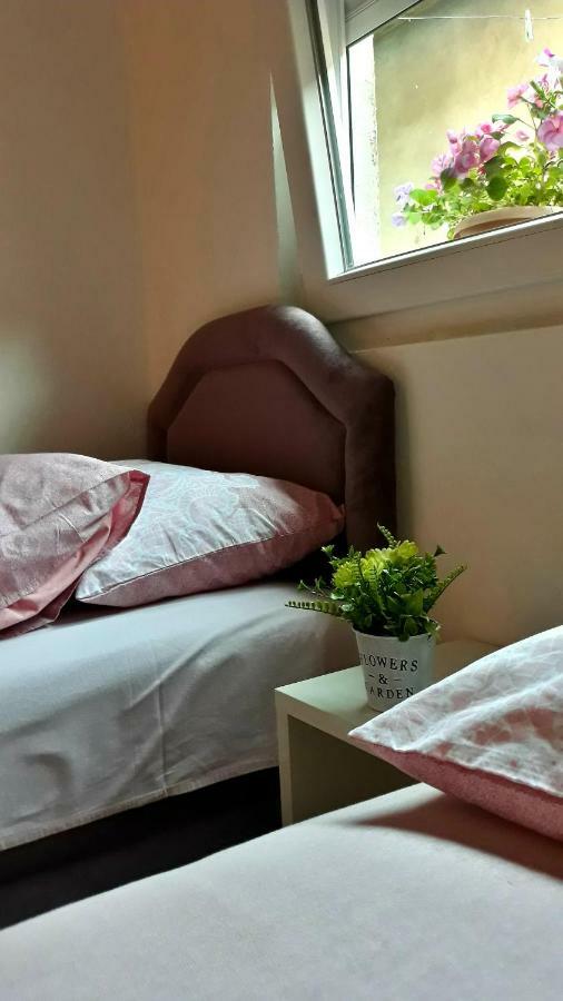 Apartman Tatjana Sutomore Eksteriør billede