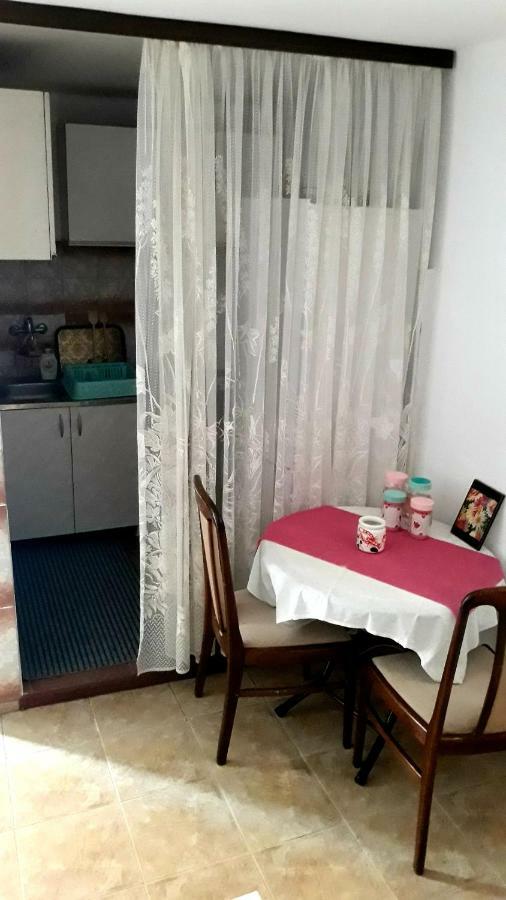Apartman Tatjana Sutomore Eksteriør billede